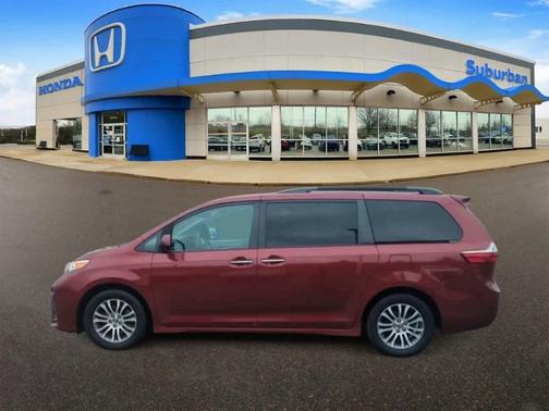 2018 Toyota Sienna XLE