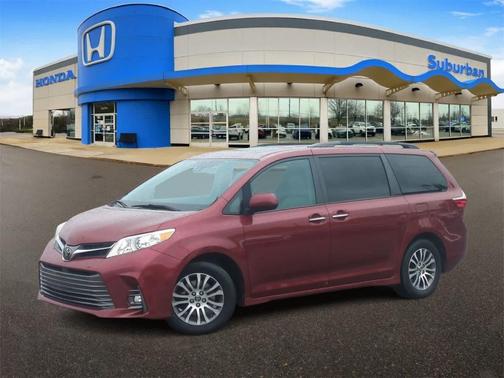 2018 Toyota Sienna XLE