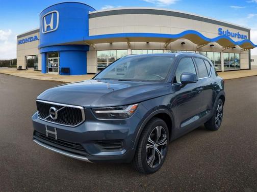 Blue 2020 Volvo XC40 T5 Inscription