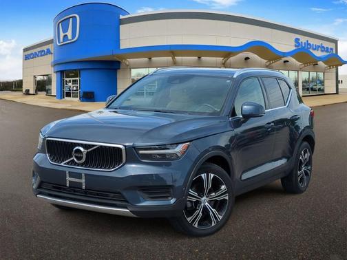 Blue 2020 Volvo XC40 T5 Inscription