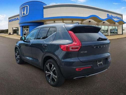 Blue 2020 Volvo XC40 T5 Inscription