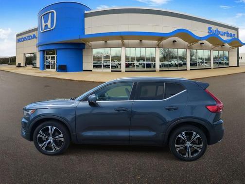 Blue 2020 Volvo XC40 T5 Inscription