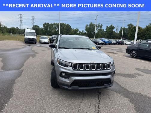 2023 Jeep Compass Latitude Lux