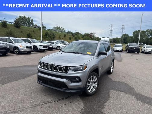 2023 Jeep Compass Latitude Lux