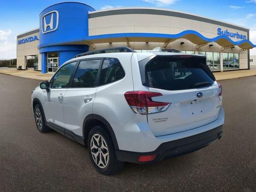 Crystal White Pearl 2023 Subaru Forester Premium