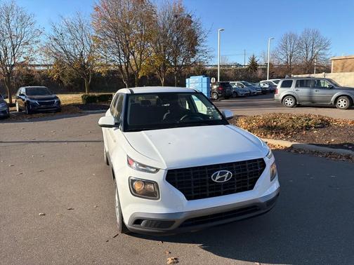 2021 Hyundai VENUE SE