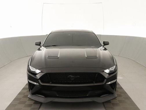 Photo 2 of 32 of 2019 Ford Mustang GT Premium