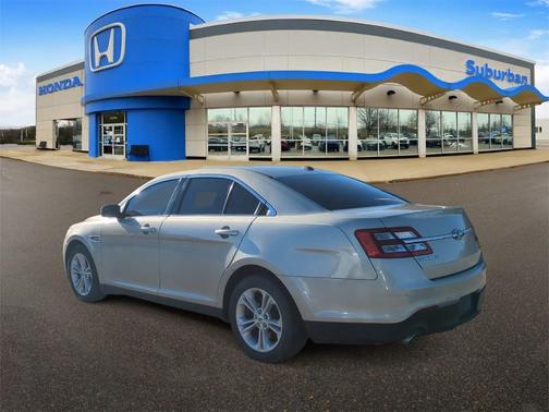 2018 Ford Taurus SEL