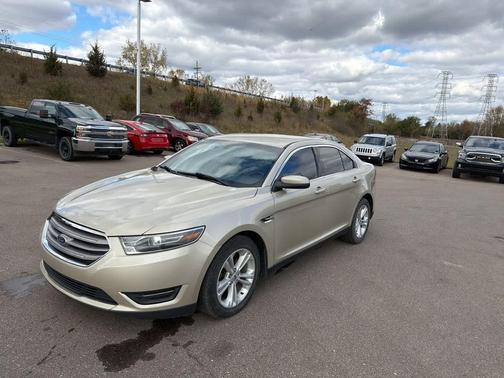 2018 Ford Taurus SEL