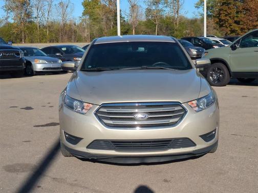 2018 Ford Taurus SEL