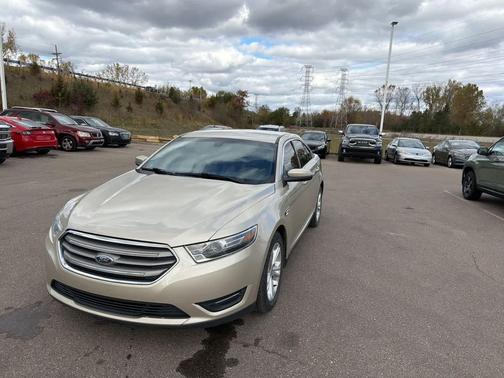 2018 Ford Taurus SEL