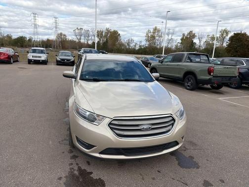 2018 Ford Taurus SEL