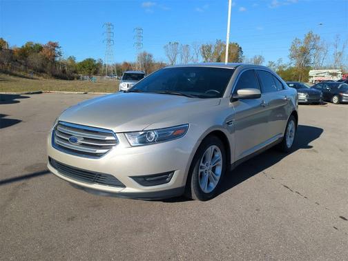 2018 Ford Taurus SEL