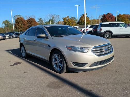 2018 Ford Taurus SEL