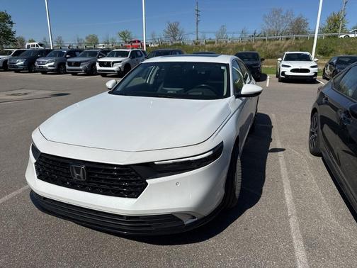 Platinum White Pearl 2023 Honda Accord Hybrid Touring