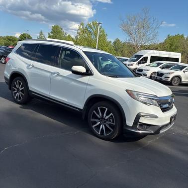 Platinum White Pearl 2021 Honda Pilot Touring 8-Passenger