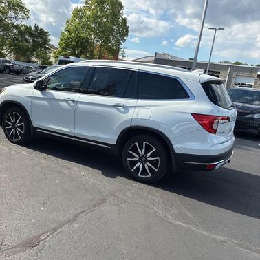 Platinum White Pearl 2021 Honda Pilot Touring 8-Passenger