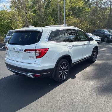 Platinum White Pearl 2021 Honda Pilot Touring 8-Passenger