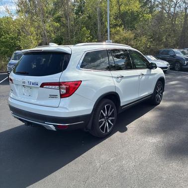 Platinum White Pearl 2021 Honda Pilot Touring 8-Passenger