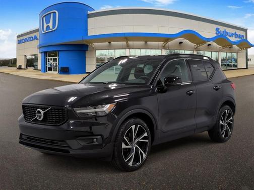 Black 2019 Volvo XC40 R-DESIGN