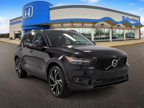 Black 2019 Volvo XC40 R-DESIGN