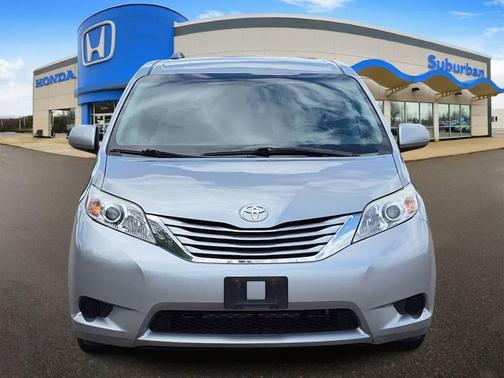 Silver Sky Metallic 2016 Toyota Sienna LE