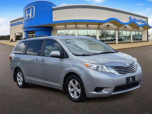 Silver Sky Metallic 2016 Toyota Sienna LE