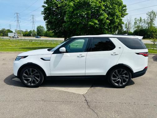 Fuji White 2018 Land Rover Discovery HSE