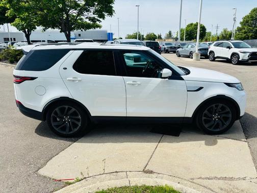 Fuji White 2018 Land Rover Discovery HSE