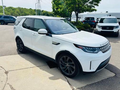 Fuji White 2018 Land Rover Discovery HSE