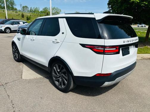 Fuji White 2018 Land Rover Discovery HSE