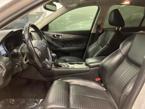 2016 INFINITI Q50 3.0T Red Sport 400