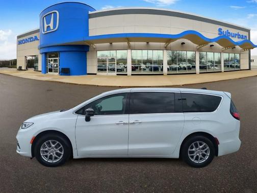 Bright White Clearcoat 2025 Chrysler Pacifica Select