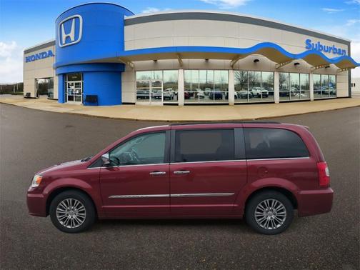 2014 Chrysler Town & Country Touring-L