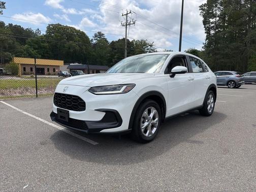 Platinum White Pearl 2025 Honda HR-V