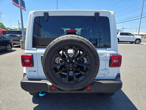 Bright White Clearcoat 2024 Jeep Wrangler 4xe Sahara