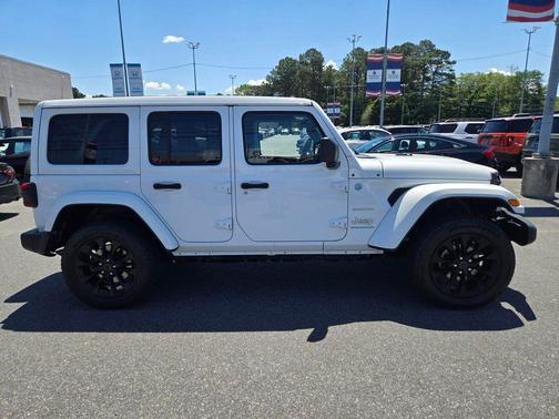 Bright White Clearcoat 2024 Jeep Wrangler 4xe Sahara
