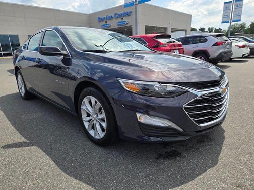 Night 2025 Chevrolet Malibu LT