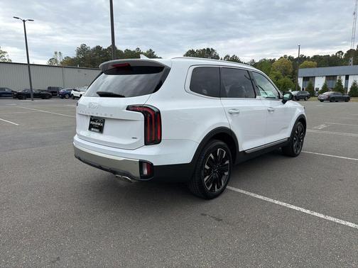Glacial White Pearl 2023 Kia Telluride SX