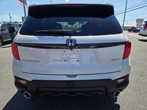 White 2025 Honda Passport EX-L