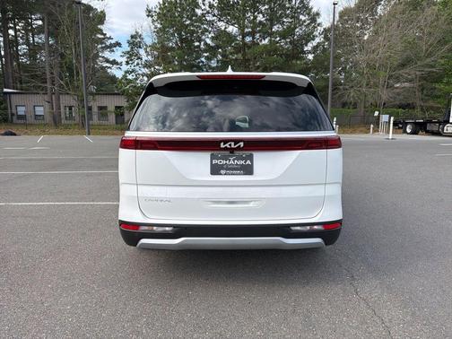 Snow White Pearl 2024 Kia Carnival LX