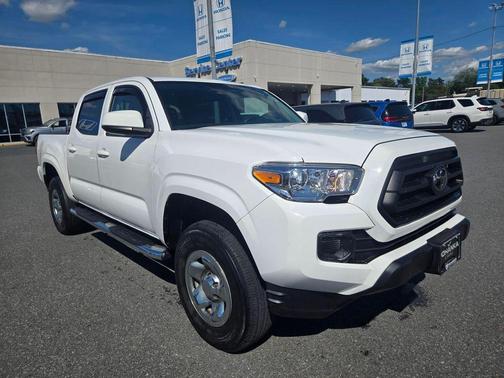 White 2022 Toyota Tacoma SR