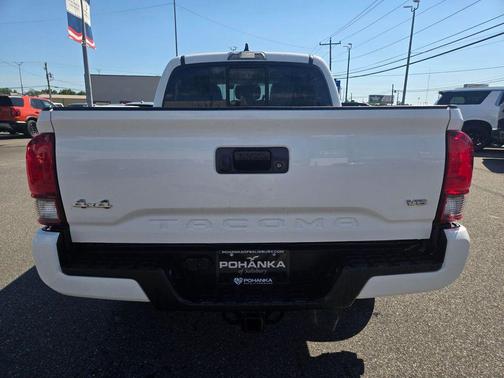 White 2022 Toyota Tacoma SR