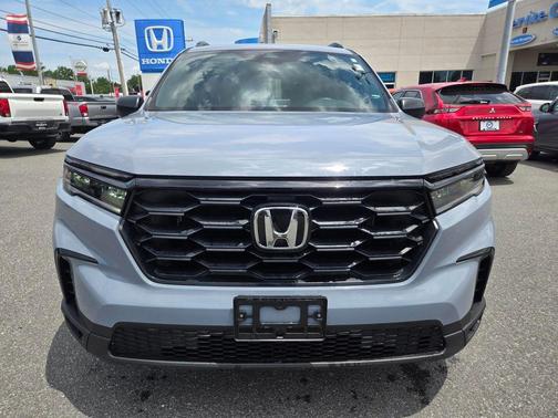 Gray Pearl 2025 Honda Pilot Sport