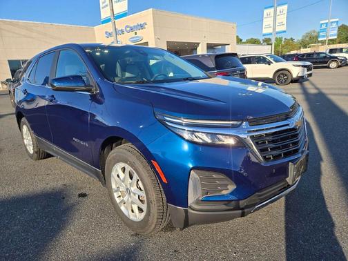 Blue Glow Metallic 2022 Chevrolet Equinox 1LT