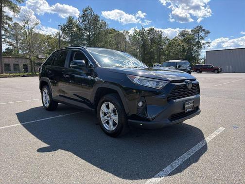Midnight Black Metallic 2021 Toyota RAV4 XLE