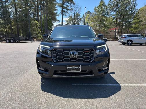 Crystal Black Pearl 2024 Honda Passport