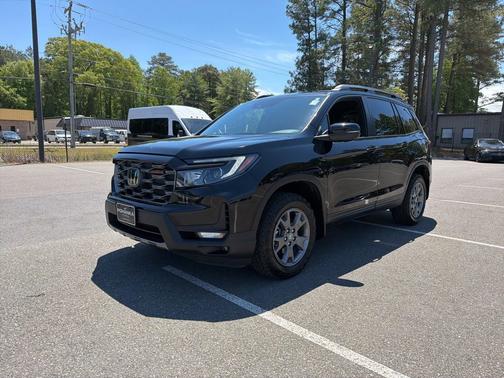 Crystal Black Pearl 2024 Honda Passport