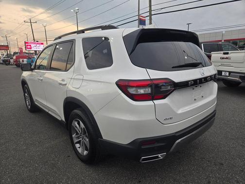 White Diamond Pearl 2026 Honda Pilot EX-L