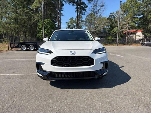 White 2024 Honda HR-V EX-L